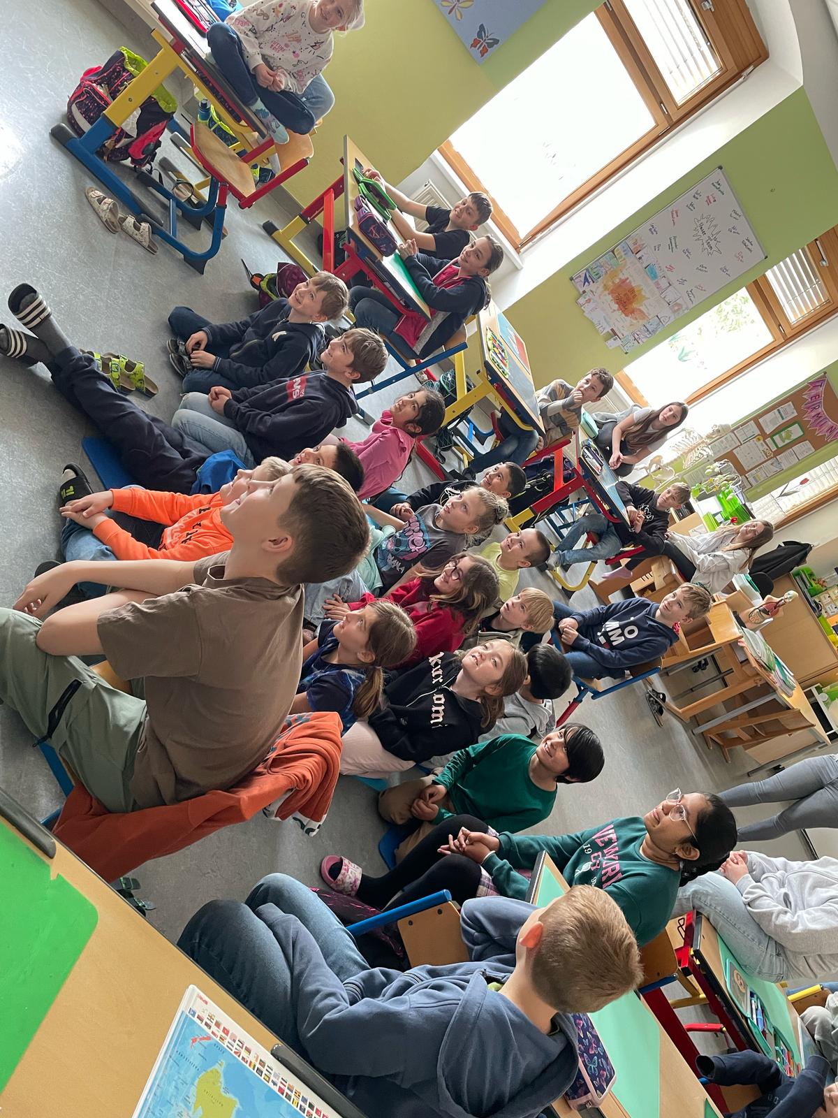 Vorlesetag_Partnerlesen-der-2a-und-der-4b_11