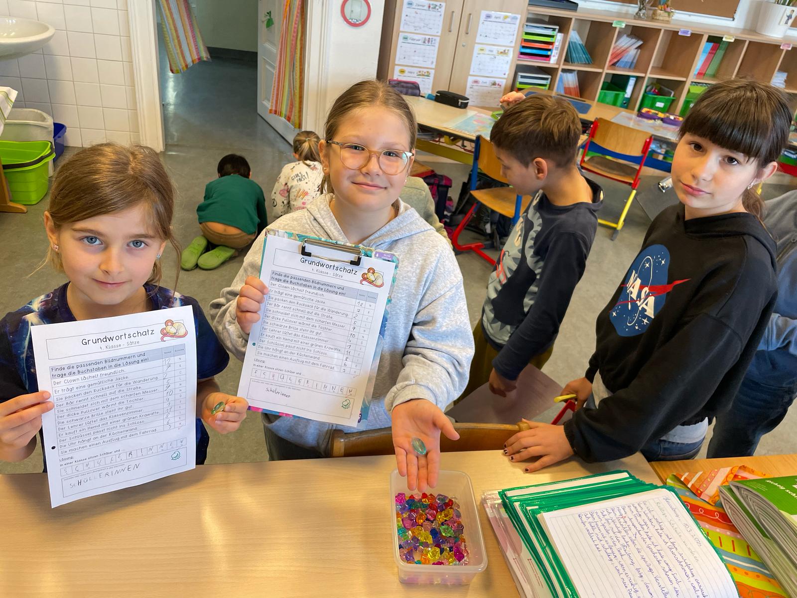 Vorlesetag_Partnerlesen-der-2a-und-der-4b_3