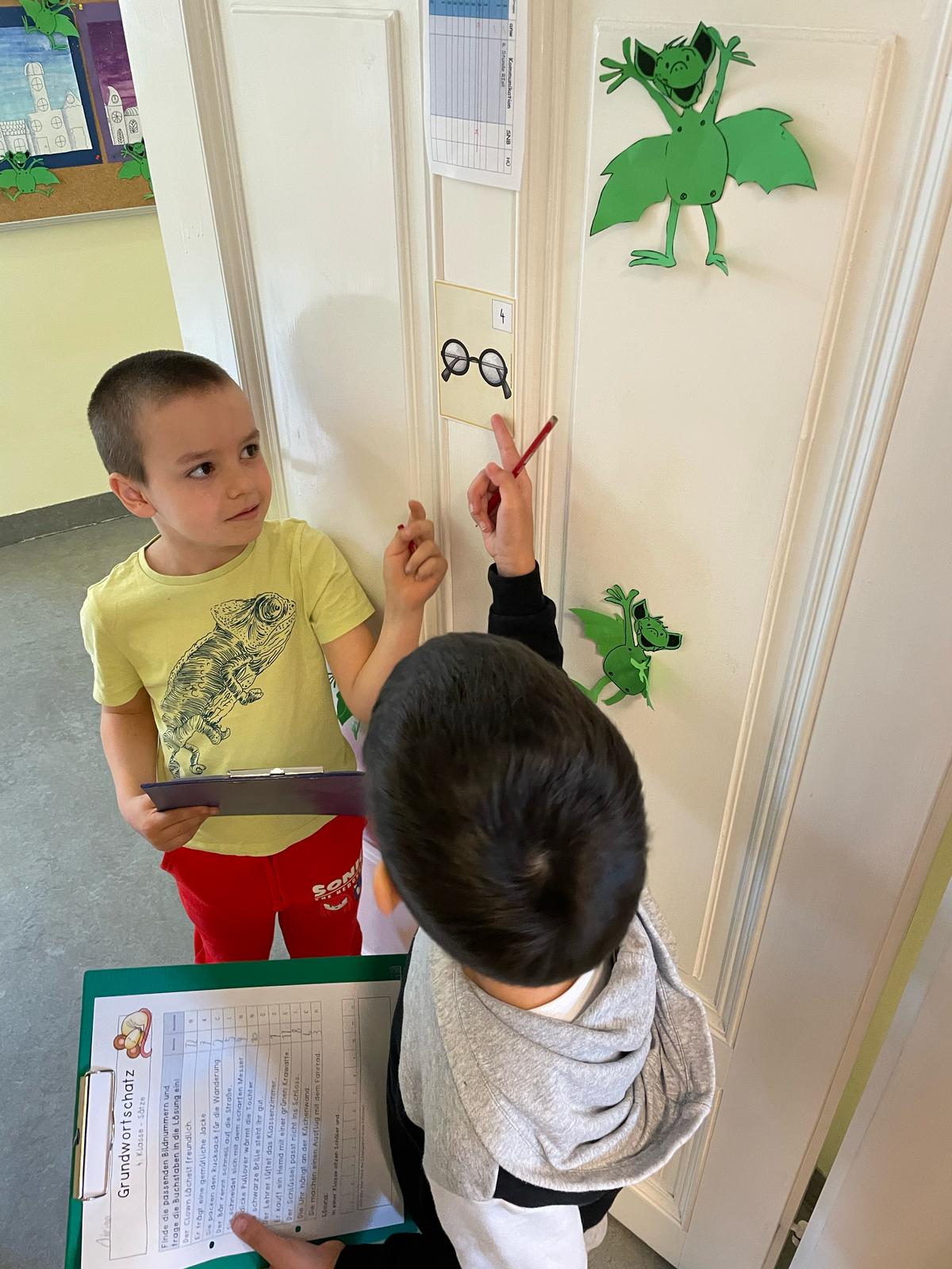 Vorlesetag_Partnerlesen-der-2a-und-der-4b_4